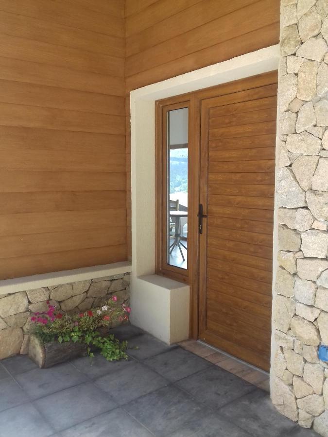 Altos De * Esquel